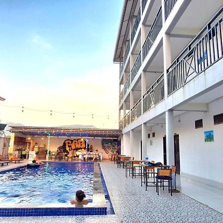 Vang Vieng Backpackers Hostel Exterior foto